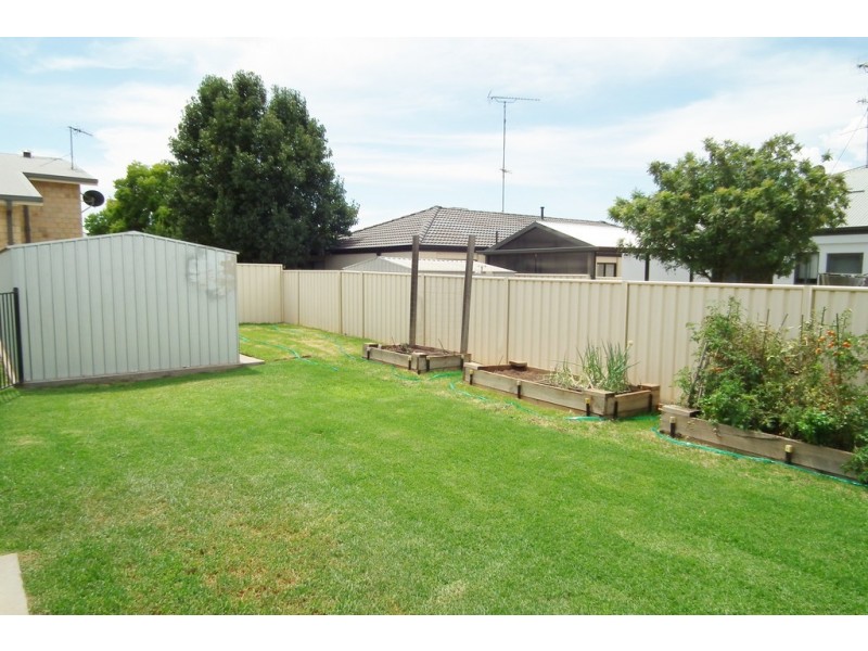 13 Rowley Street, Griffith NSW 2680