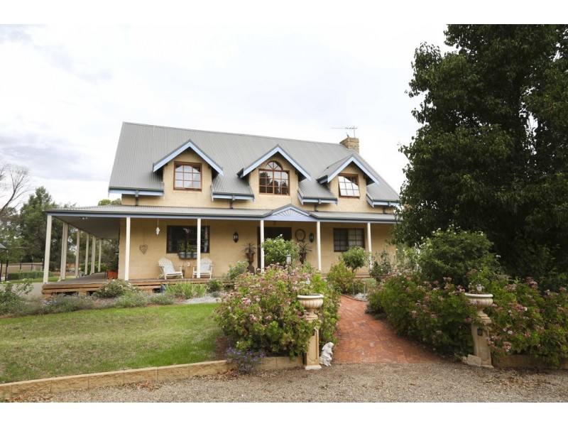 1040 Burley Griffin Way, Bilbul NSW 2680