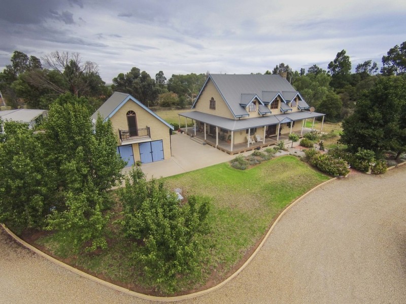 1040 Burley Griffin Way, Bilbul NSW 2680