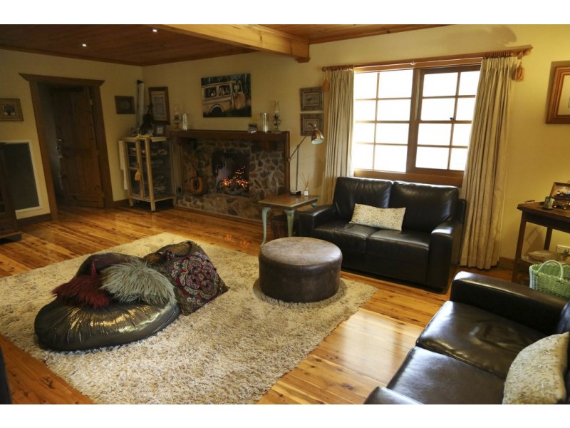 1040 Burley Griffin Way, Bilbul NSW 2680