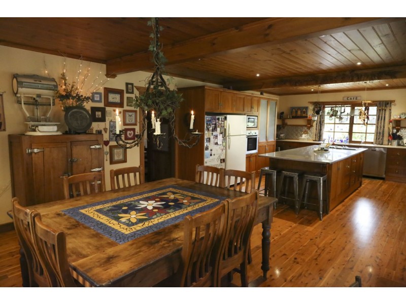 1040 Burley Griffin Way, Bilbul NSW 2680