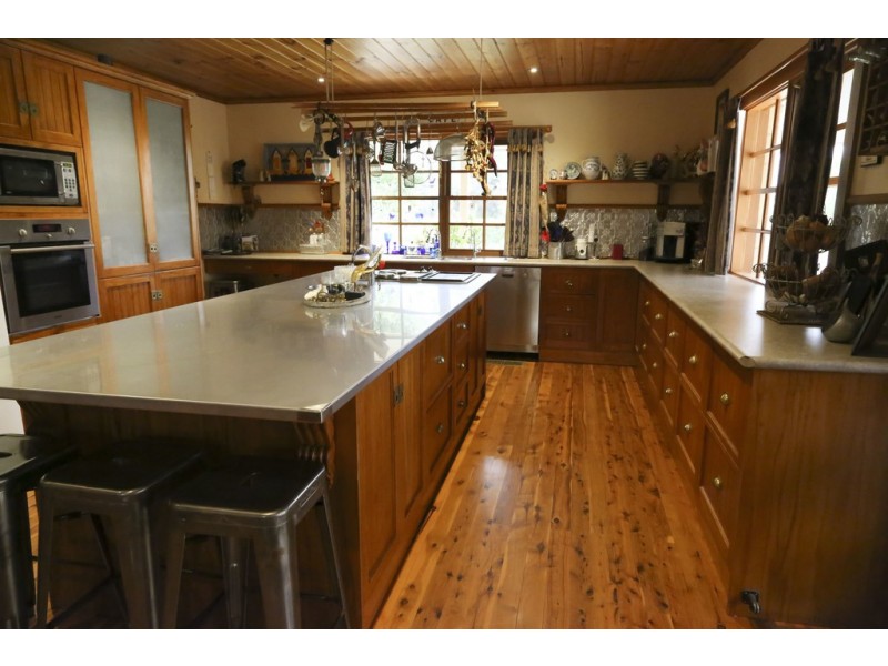 1040 Burley Griffin Way, Bilbul NSW 2680