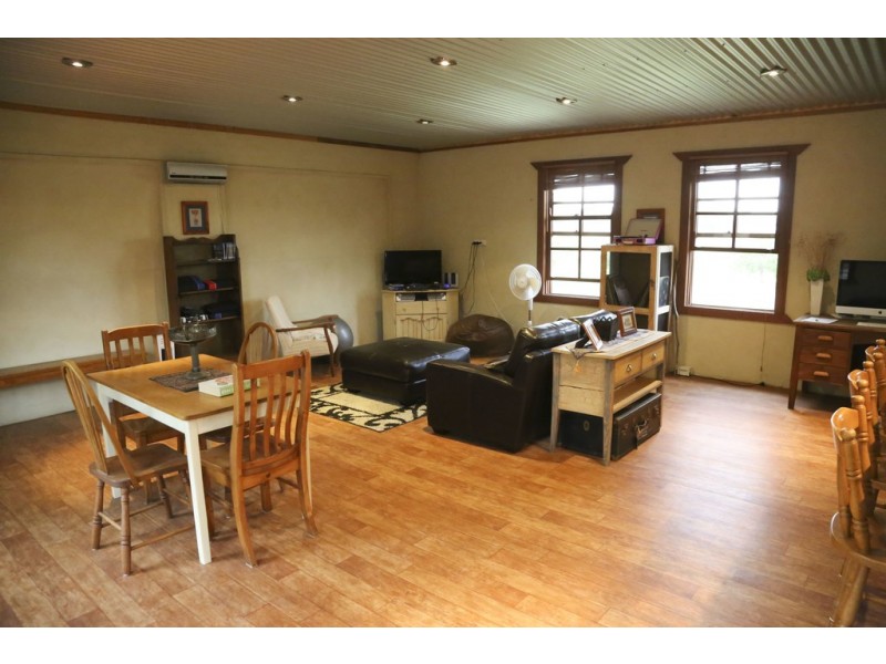 1040 Burley Griffin Way, Bilbul NSW 2680