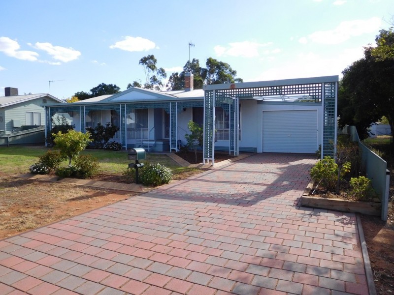 47 Burns Street, Hillston NSW 2675