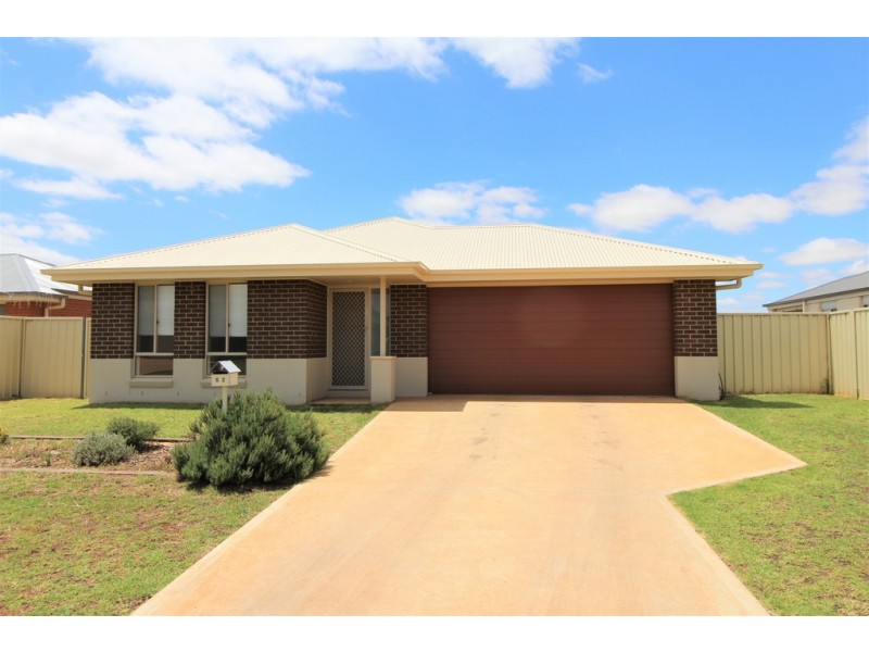 62 Madden Drive, Griffith NSW 2680