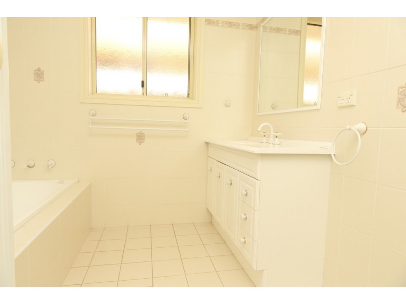 54 Nelson Drive, Griffith NSW 2680