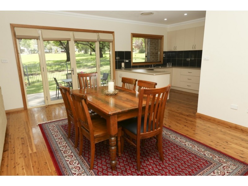 37 Noorilla Street, Griffith NSW 2680