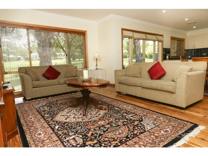 37 Noorilla Street, Griffith NSW 2680