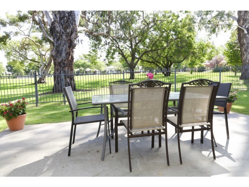 37 Noorilla Street, Griffith NSW 2680