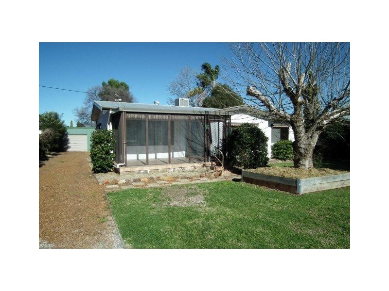 14 Henry Street, Yenda NSW 2681