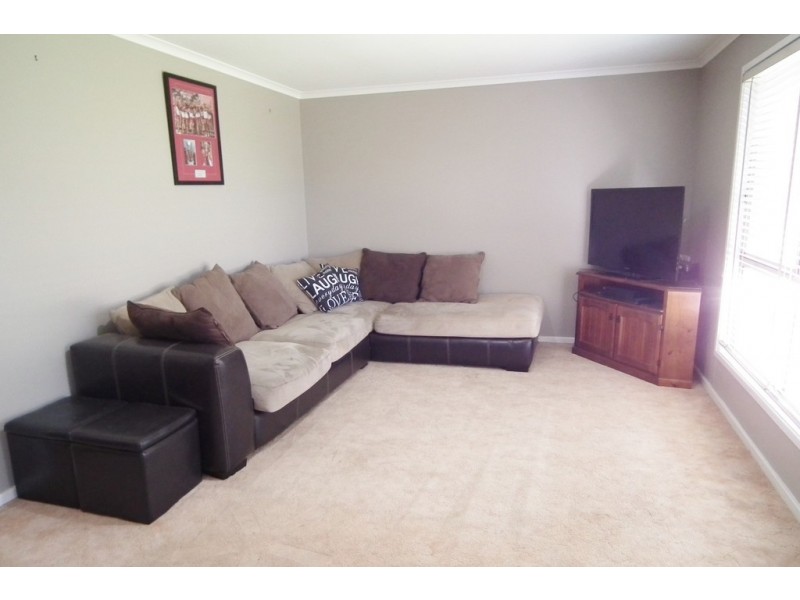 6 Leaver Street, Yenda NSW 2681