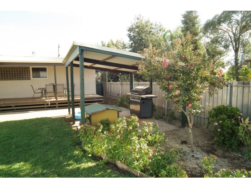 6 Leaver Street, Yenda NSW 2681