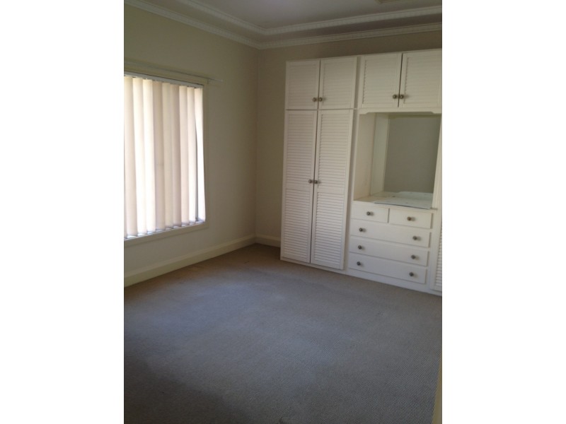 5 Gordon Avenue, Griffith NSW 2680