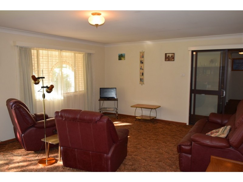 30 McAlister Street, Darlington Point NSW 2706