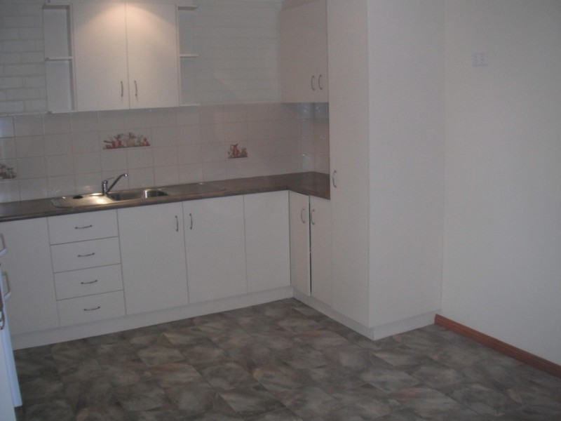 9/10-12 Rose Street, Hillston NSW 2675