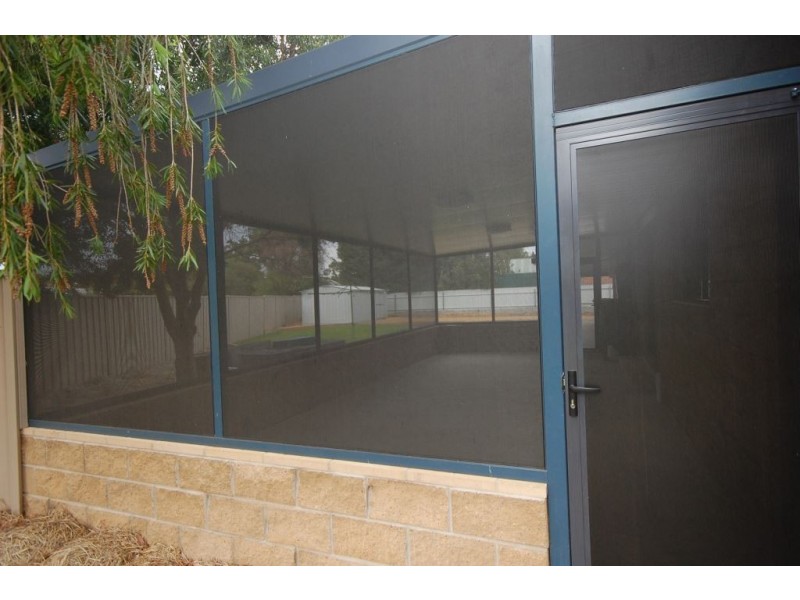 35 Currawong Crescent, Coleambally NSW 2707