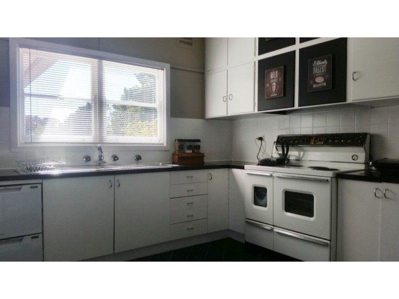 76 Conapaira Street, Whitton NSW 2705