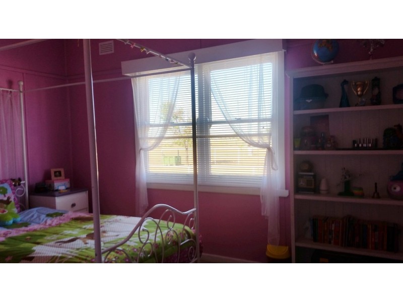 76 Conapaira Street, Whitton NSW 2705