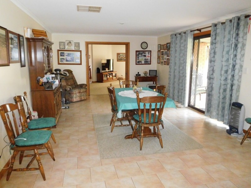 14 McGregor Street, Hillston NSW 2675