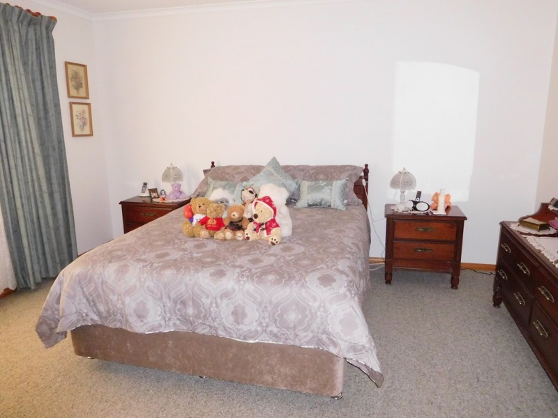 14 McGregor Street, Hillston NSW 2675