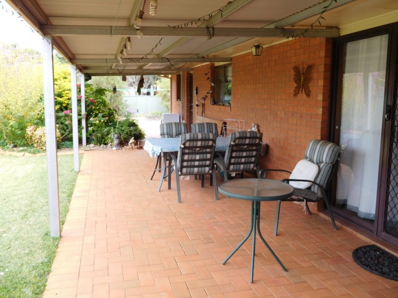 14 McGregor Street, Hillston NSW 2675