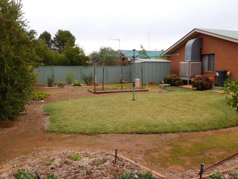 14 McGregor Street, Hillston NSW 2675