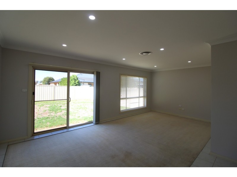 4 Gras Street, Griffith NSW 2680