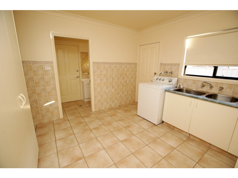 48 Leonard Road, Hanwood NSW 2680