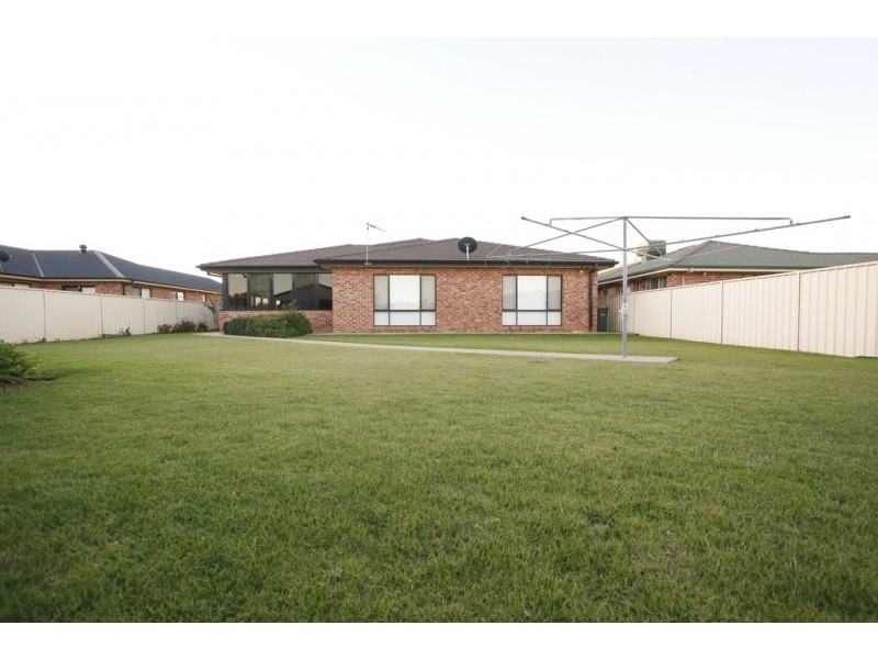 48 Leonard Road, Hanwood NSW 2680