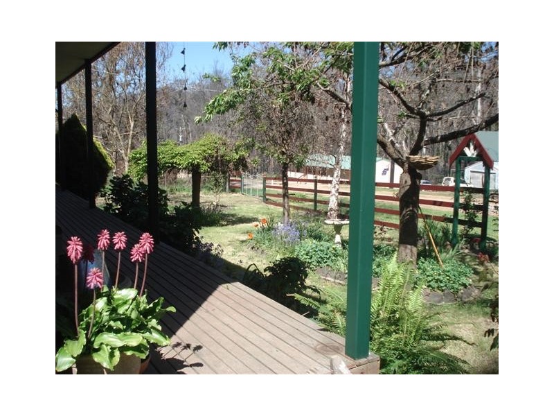 57 Silver Parrot Road, Flowerdale VIC 3658