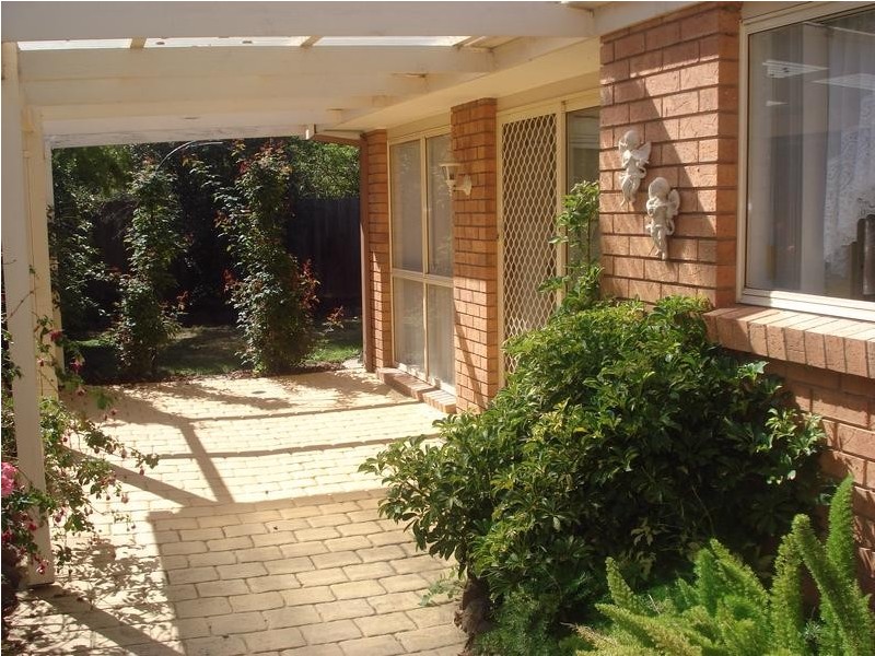 6 Roslyn Way, Whittlesea VIC 3757