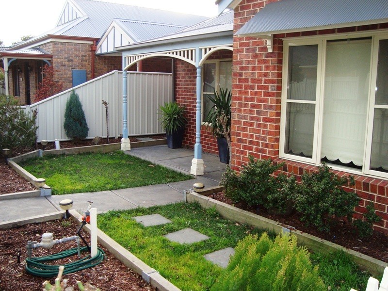 4 Heathwood Close, Craigieburn VIC 3064