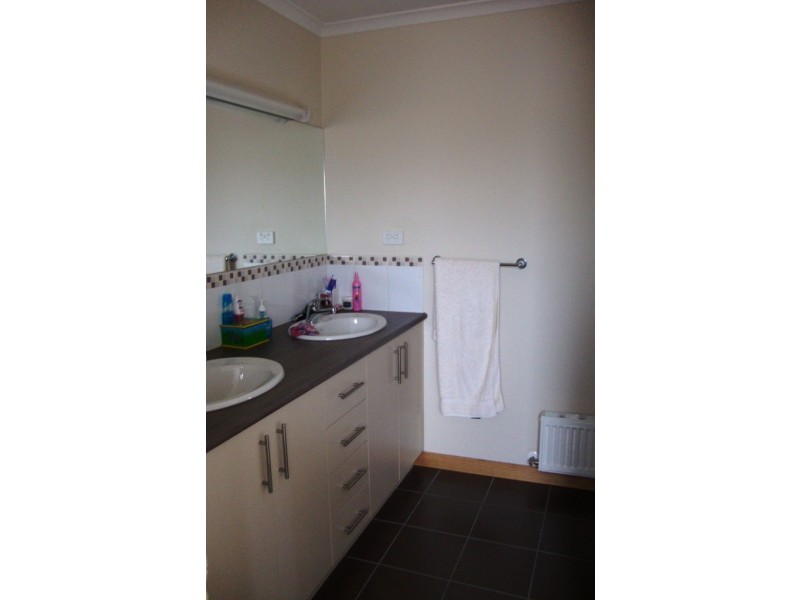16 Gardenia Place, Whittlesea VIC 3757