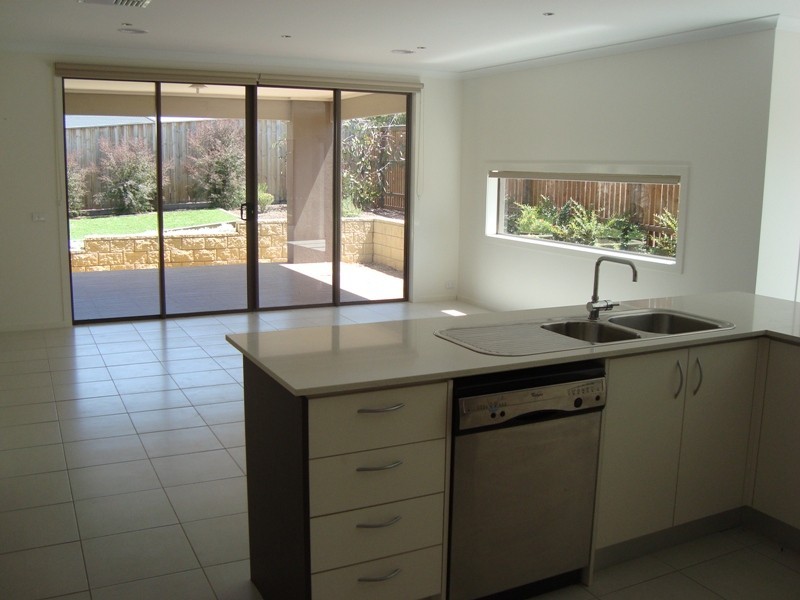 12 Pimpinella Pass, Mernda VIC 3754