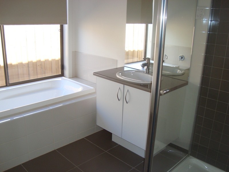 12 Pimpinella Pass, Mernda VIC 3754