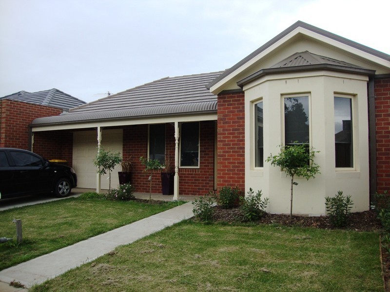 12 Ovens Circuit, Whittlesea VIC 3757