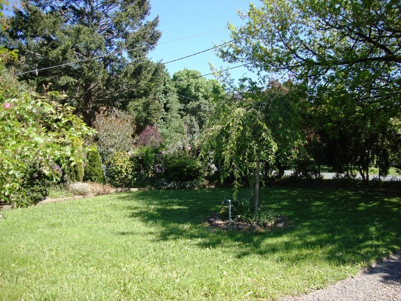 15 Riverside Crescent, Flowerdale VIC 3717