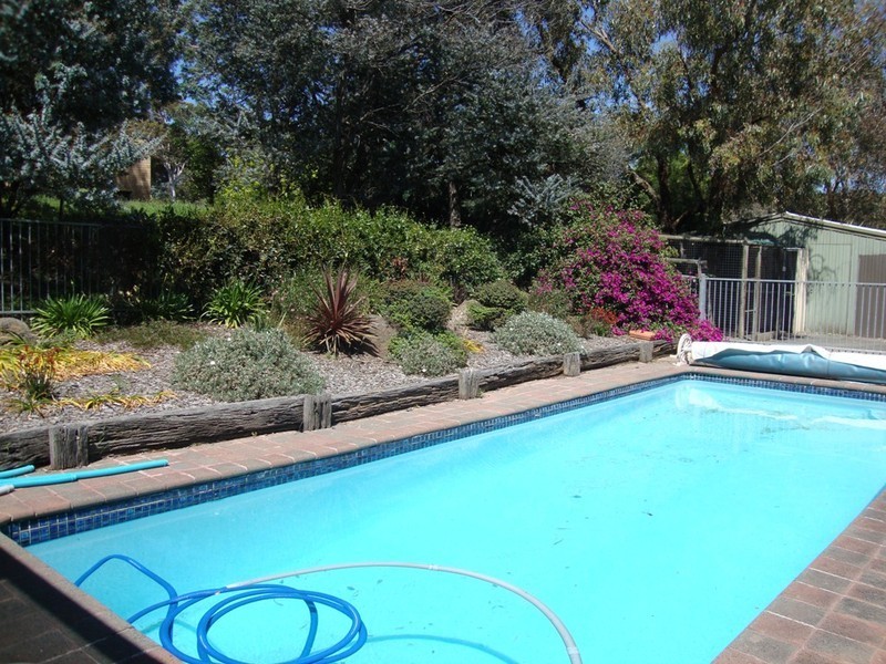 240 Sixth Avenue, Eden Park VIC 3757