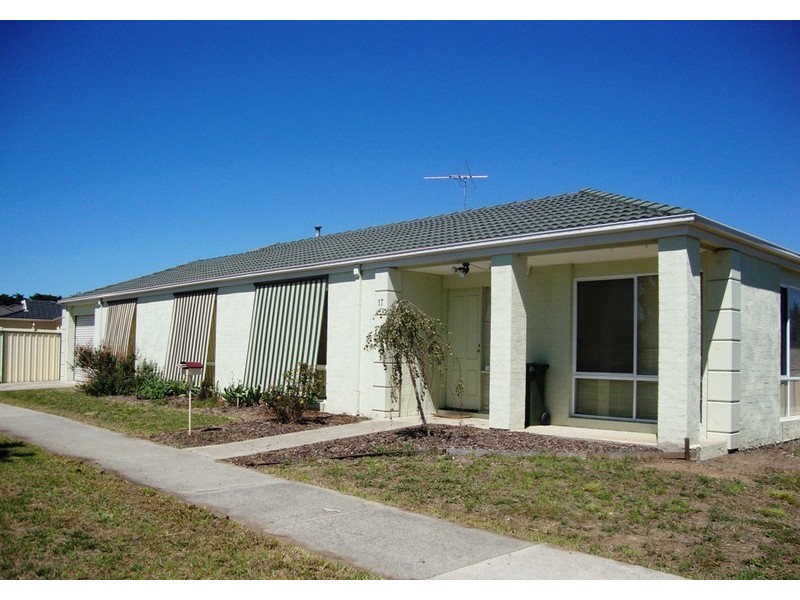17 Oakbank Boulevard, Whittlesea VIC 3757