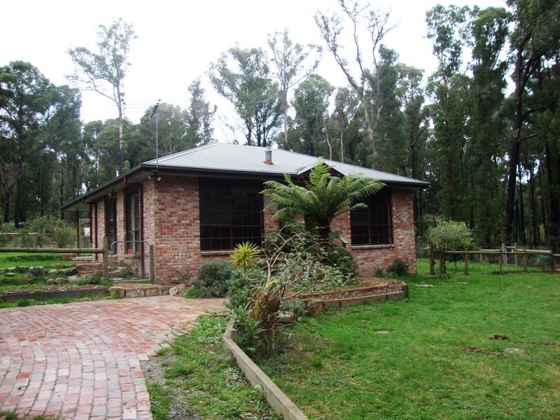 140 Edenvale Crescent, Kinglake West VIC 3757