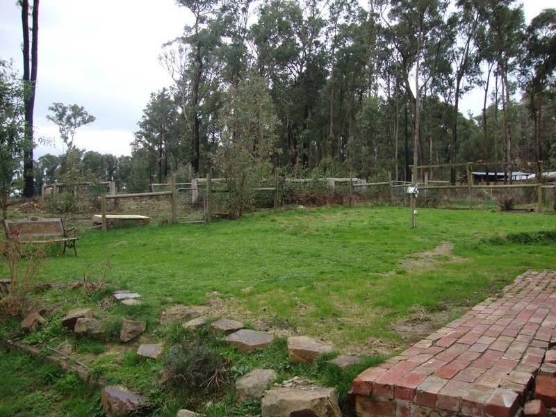 140 Edenvale Crescent, Kinglake West VIC 3757