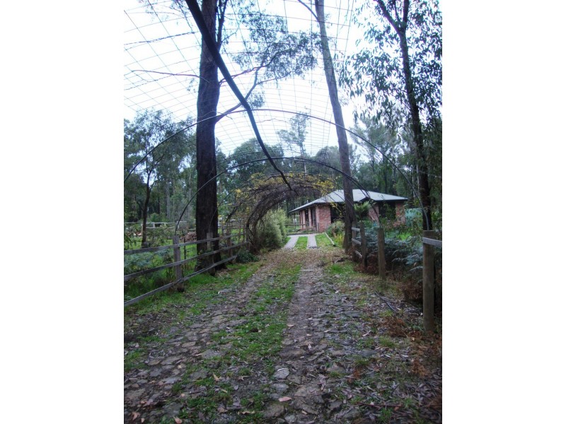 140 Edenvale Crescent, Kinglake West VIC 3757