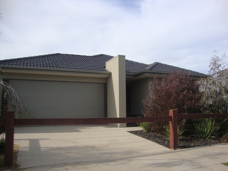 4 Montrose Drive, Doreen VIC 3754