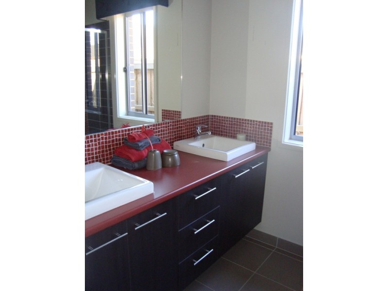 4 Montrose Drive, Doreen VIC 3754