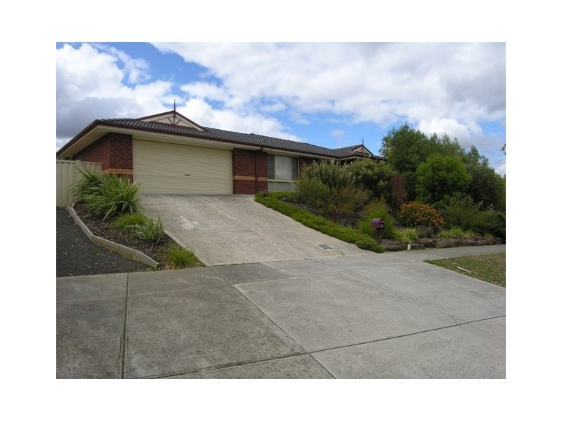 8 Curlew Drive, Whittlesea VIC 3757