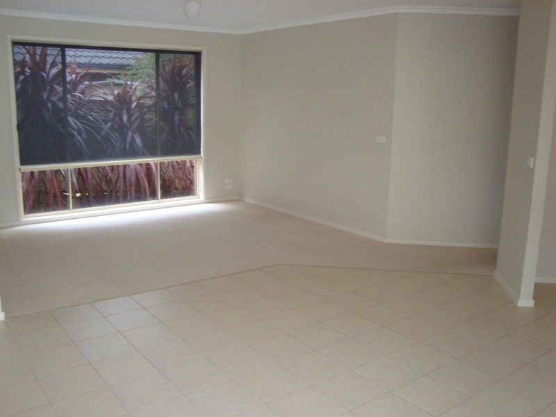 8 Curlew Drive, Whittlesea VIC 3757