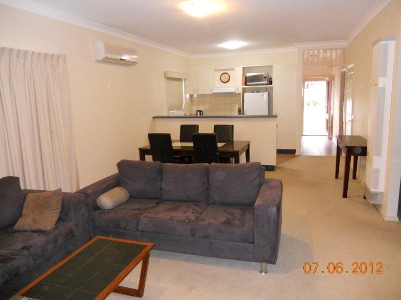 2 Heathwood Close, Craigieburn VIC 3064