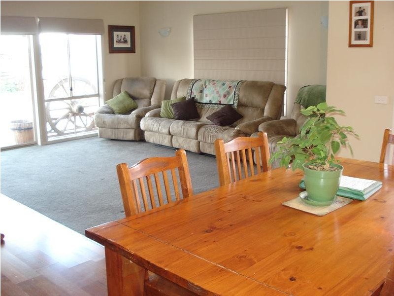 18 Campaspe Drive, Whittlesea VIC 3757