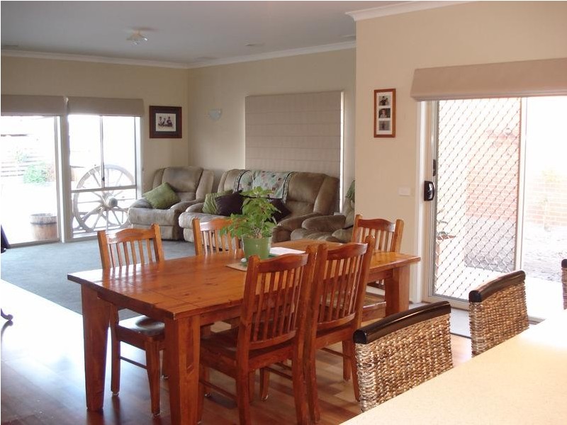 18 Campaspe Drive, Whittlesea VIC 3757