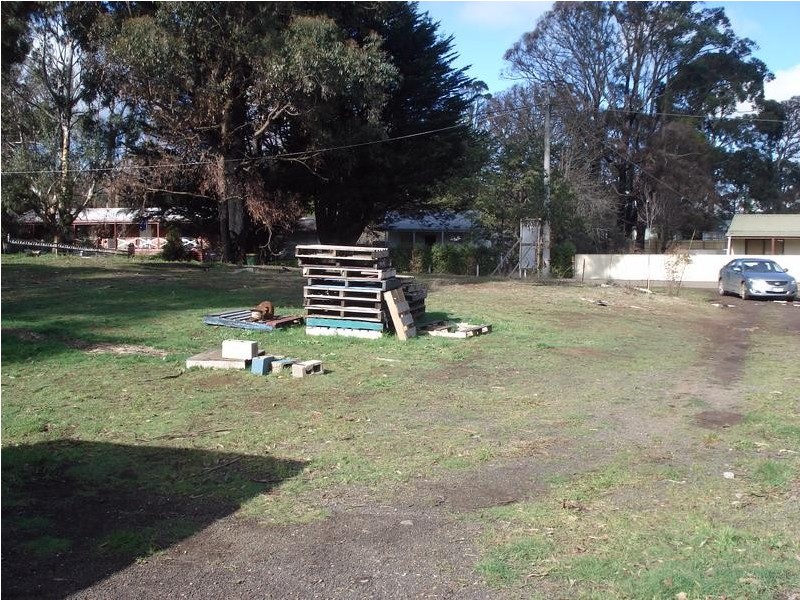 13 Robertsons Road, Kinglake VIC 3763